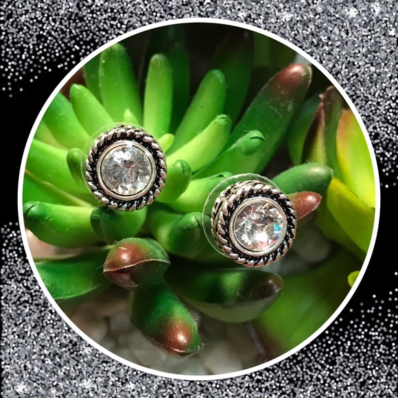 Chico's Jewelry - Chico’s Oxidized Crystal Stud Earrings